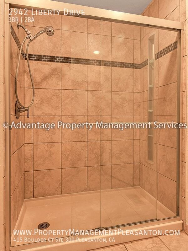 3 bedroom, 2 bathroom, 1,230 sq. ft. home located in the Shadow Cliff property image